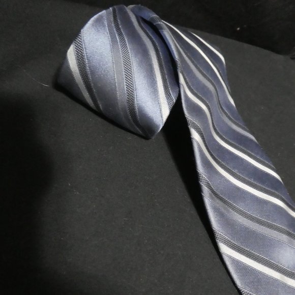 VAN HEUSEN | Stain Shield | 100% Silk | Striped Necktie - Picture 7 of 8